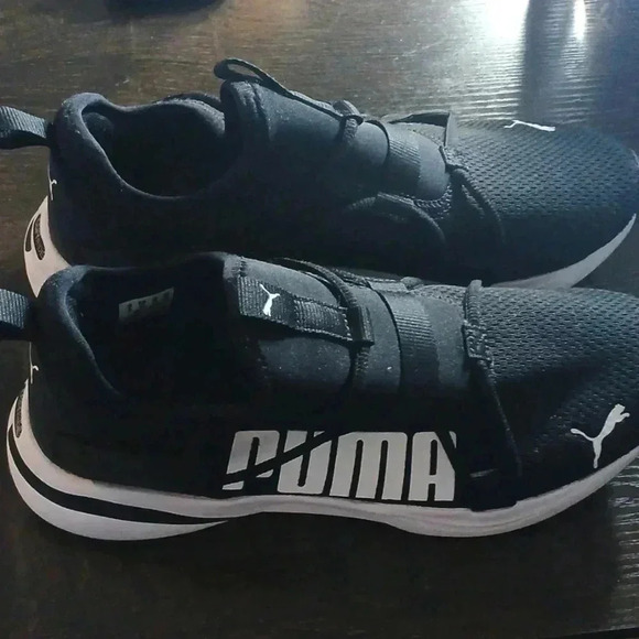 Puma sneakers size 10...worn once..blk n white..gr8 for walk or jog. We bundle.. - Picture 1 of 5